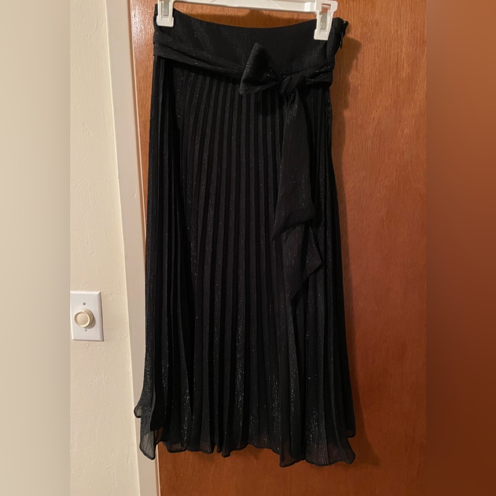 New York and company shimmery skirt